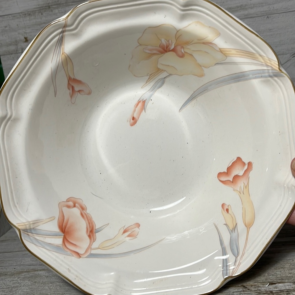 Peach Floral Serving Bowl With Gold Trim Made In Korea